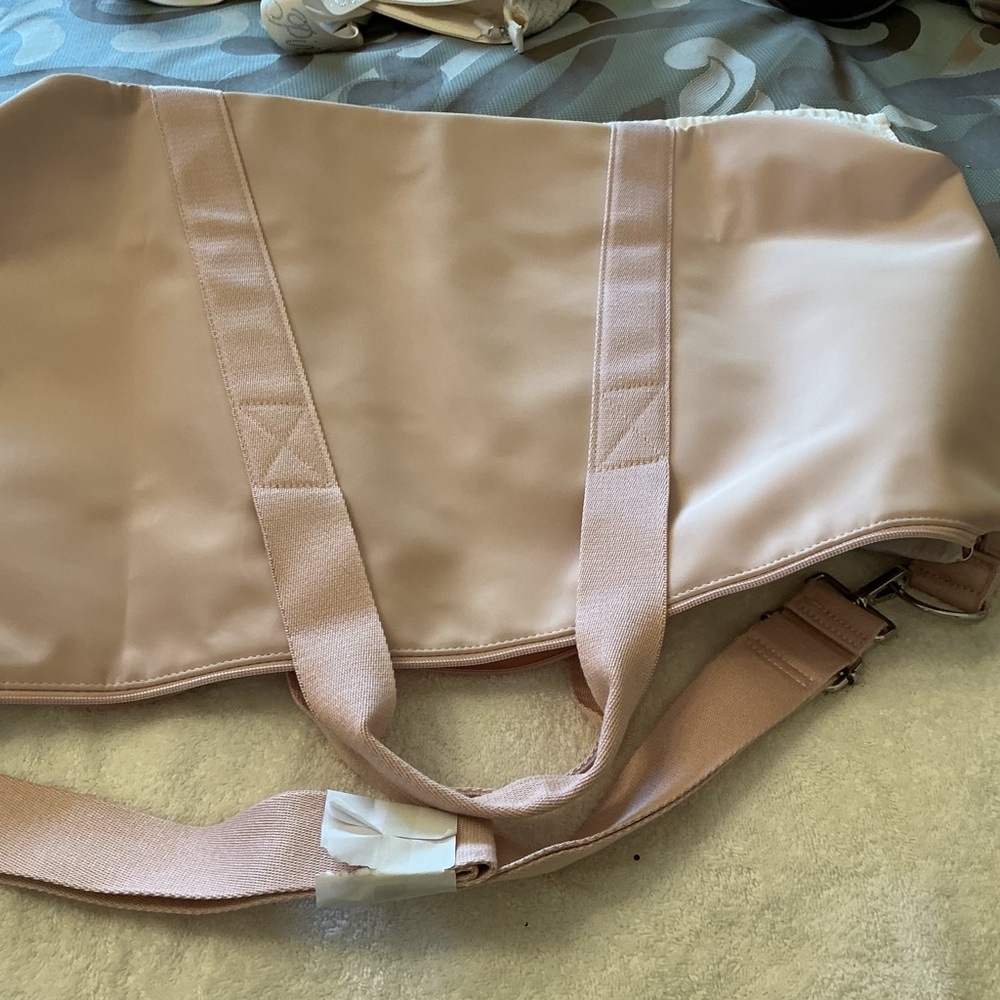 Victoria's Secret Blush Pink Travel Duffel with Embossed VS Logo - Picture 6 of 8
